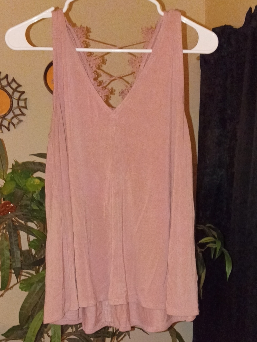 Nine Britton Women’s V-Neck Lace-Back Sleeveless Top - Dusty Rose Size Large